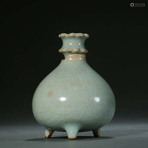 Song Dynasty,Longquan Kiln Three-Legged Jar