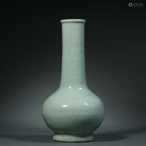 Song Dynasty,Longquan Kiln Straight Neck Bottle
