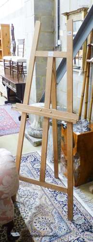 A beech artist's easel