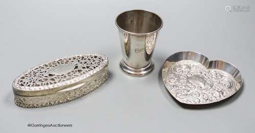 An Edwardian pierced silver oval pot pourri box, Chester, 19...