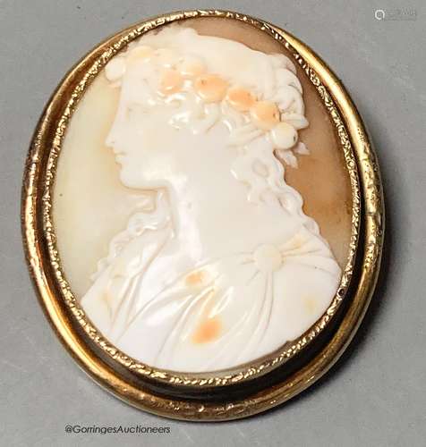 An early 20th century yellow metal mounted oval cameo shell ...