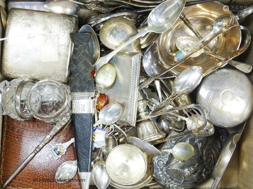 Assorted small silver including cased sets of cocktail stick...