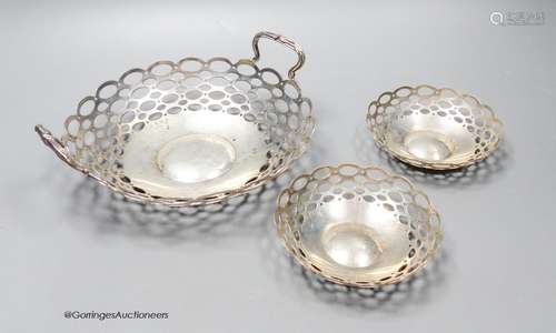 A graduated suite of Edwardian pieced silver bonbon dishes, ...