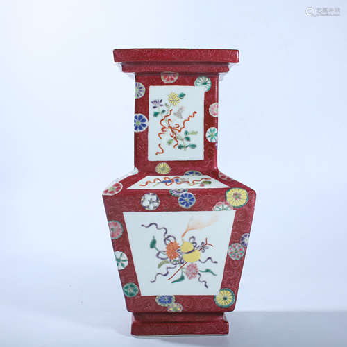 Qing Dynasty pastel flower pattern square bottle