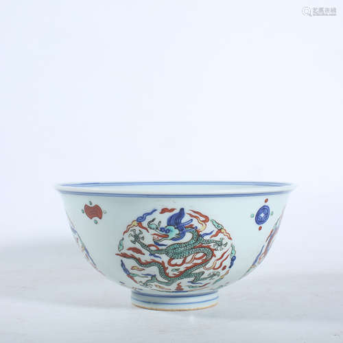 Colorful dragon bowl of Ming Dynasty