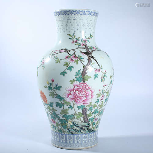 Qing Dynasty pastel flower bottle