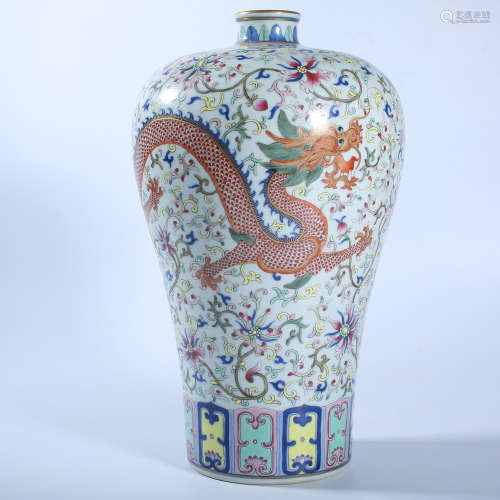 Pink plum vase with dragon and phoenix pattern in Qing Dynas...