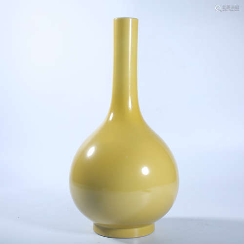 Qing Dynasty yellow glazed long necked bottle