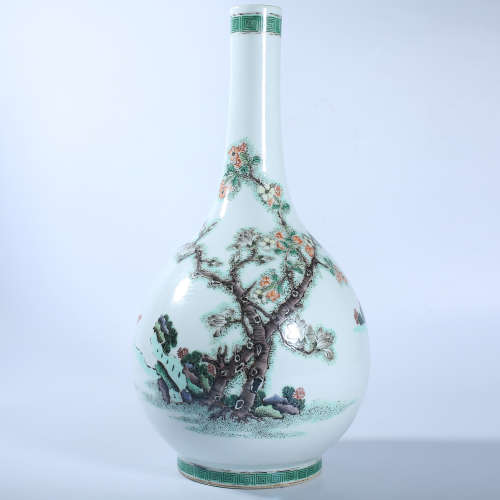 Colorful character story pattern gall bottle in Qing Dynasty