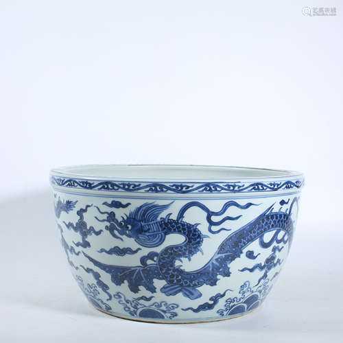 Ming Dynasty blue and white dragon pattern VAT