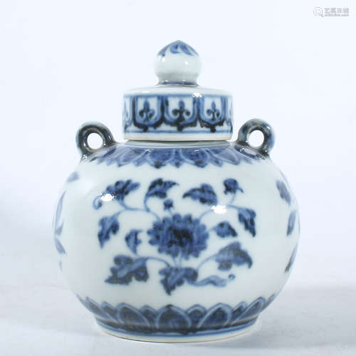 Blue and white flower pattern covered pot of Ming Dynasty