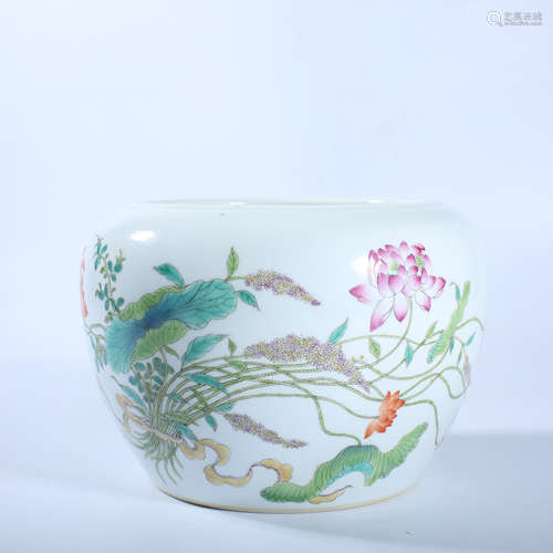 Pastel flower bowl in Qing Dynasty