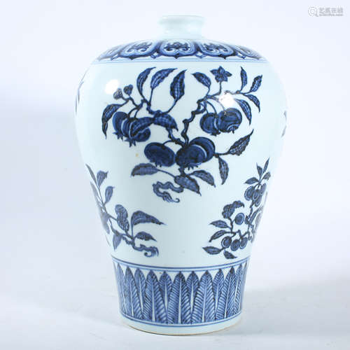 Blue and white plum vase of Ming Dynasty