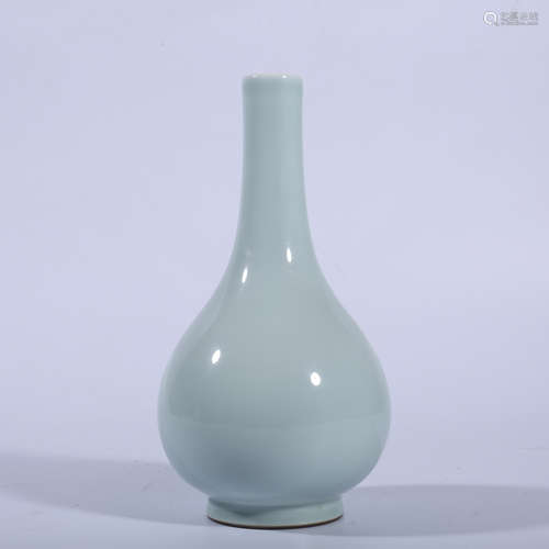 Qing Dynasty blue glazed gall vase