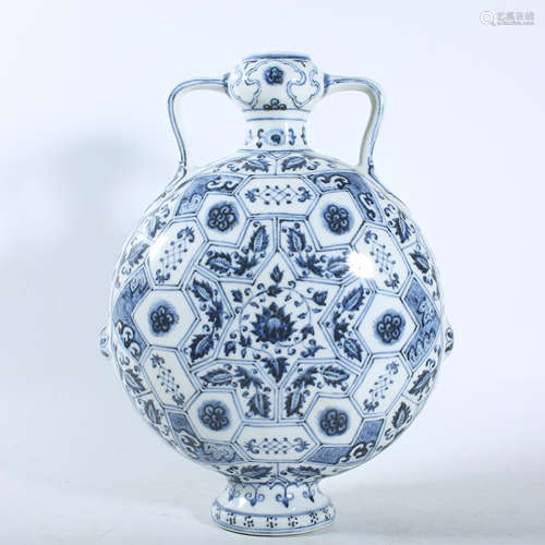 Ming Dynasty blue and white flat bottle