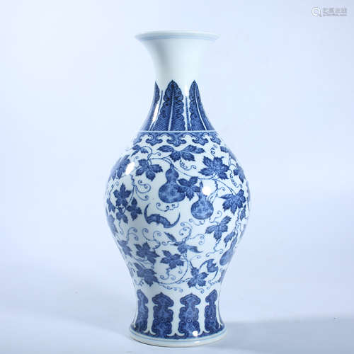 Qing Dynasty blue and white melon and fruit pattern olive bo...