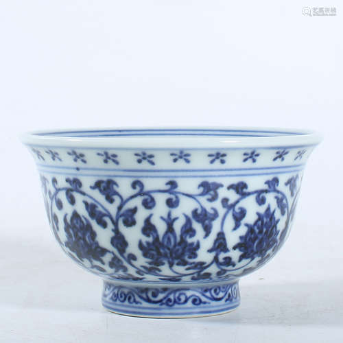 Ming Dynasty blue and white twisted lotus cup