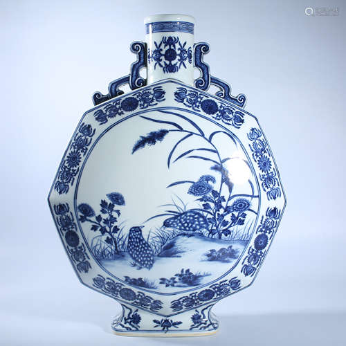 Qing Dynasty blue and white flower bird pattern flat bottle