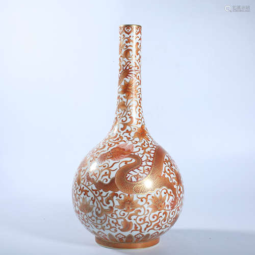 Long neck bottle with red dragon pattern in Qing Dynasty