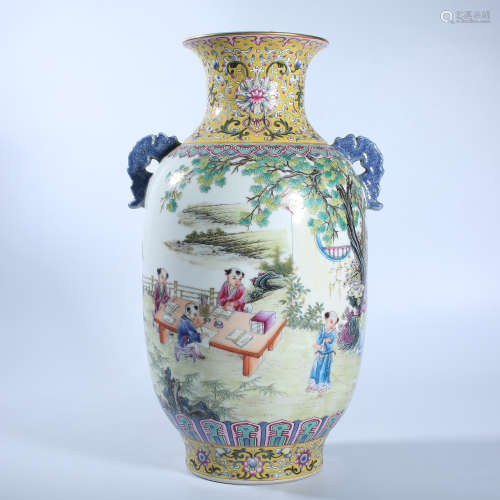 Qing Dynasty pastel figure story bottle