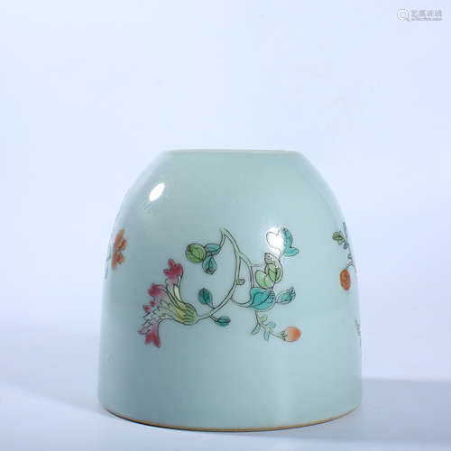 Qing Dynasty pastel flower pattern horseshoe cup