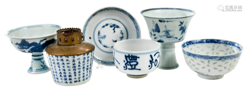 Six Pieces of Chinese Blue and White Porcelain