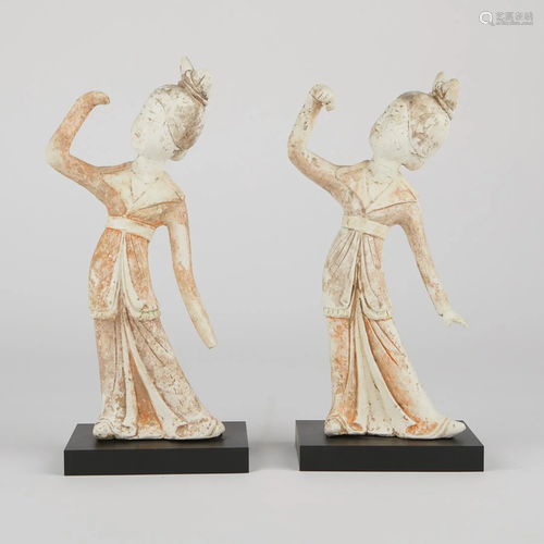 Pair Chinese Tang Dynasty Terracotta Tomb Figures