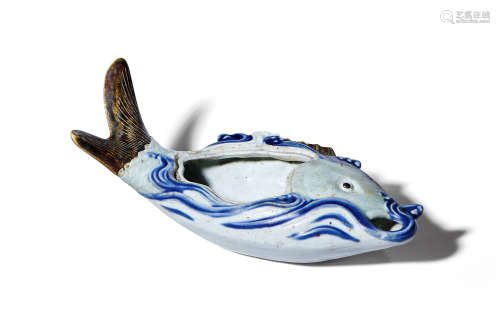 清乾隆 青花瓷塑鱼形水盂
