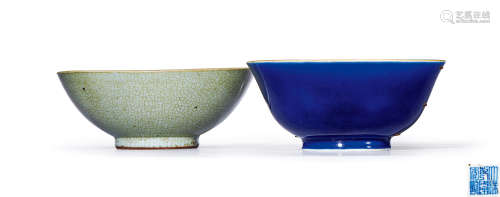 清乾隆 霁蓝釉碗、哥釉碗一组两隻
