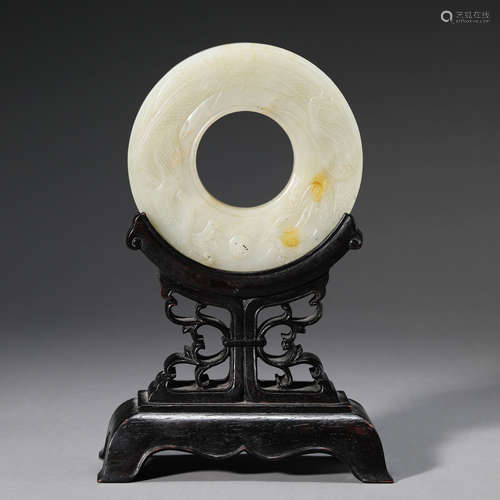 A Dragon Pattern Carved Jade Bi Ornament