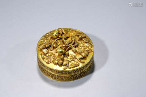 A Gilt Silver Round Box