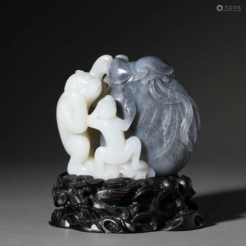 A Black&white Jade Carved Ornament