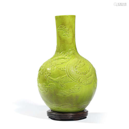 A Lemon Yellow Glaze Porcelain Tianqiuping