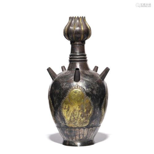 A buddha Statue Carved Gilt Silver Flower Mouth Vase