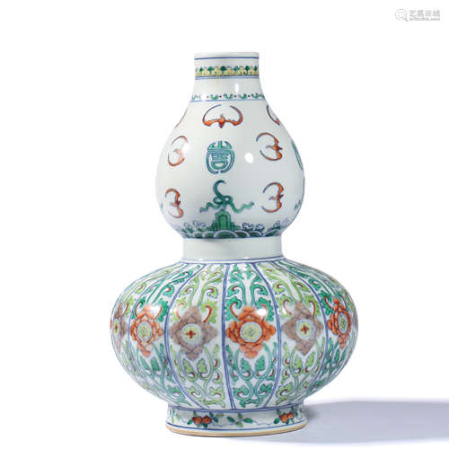 A Doucai Floral Porcelain Gourd-shaped Vase