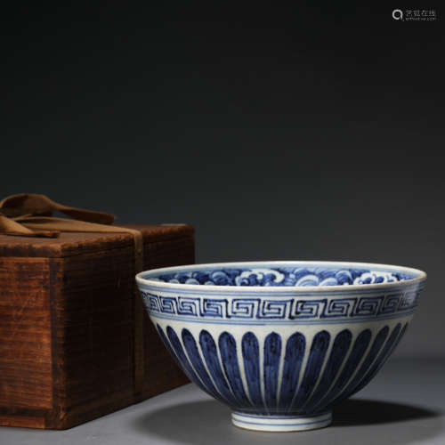 A Blue and White Floral&wave Pattern Porcelain Bowl