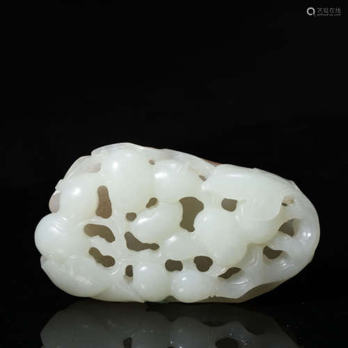 A Gourd Carved White Jade Bi