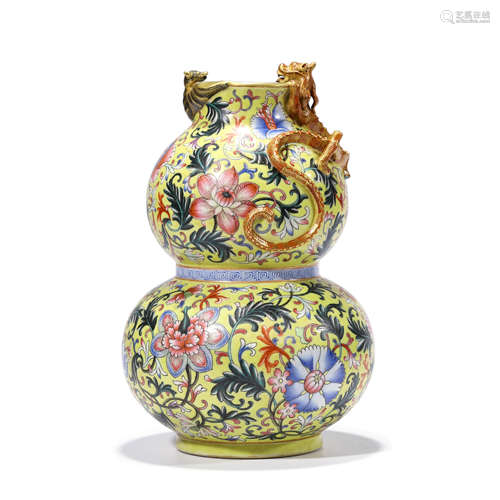 A Yellow Ground Famille Rose Floral&Dragon Pattern Porcelain...