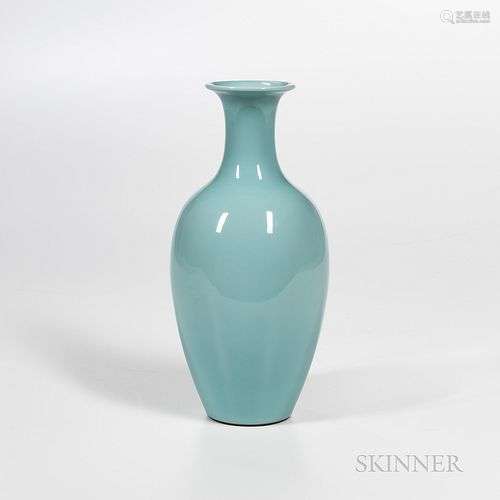 Sky Blue-glazed Vase