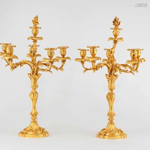 Paires de candélabres à six feux de style Louis XV Bronze do...