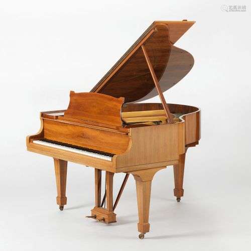 Piano Steinway quart de queue, 1960 Noyer, numéro 369958, L ...