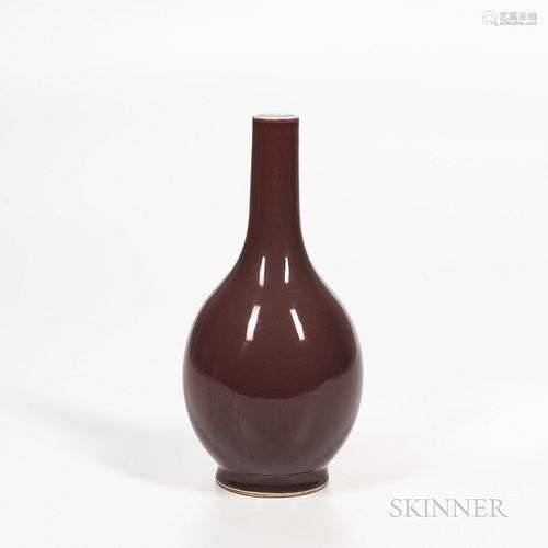 Peachbloom-glazed Bottle Vase