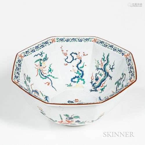 <i>Kakiemon</b></i></u>-style Octagonal Bowl