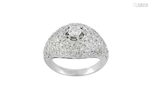 A diamond bombé ring