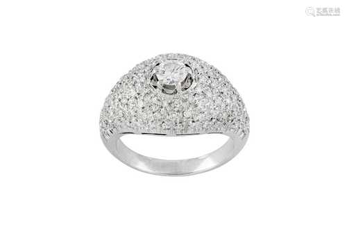 A diamond bombé ring