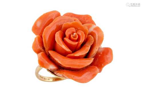 λ A coral dress ring