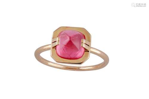 A spinel single-stone ring