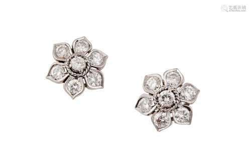 A pair of floral diamond earstuds