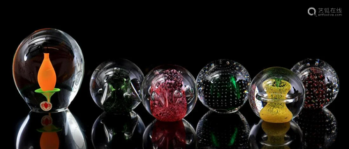 6 glass paperweights