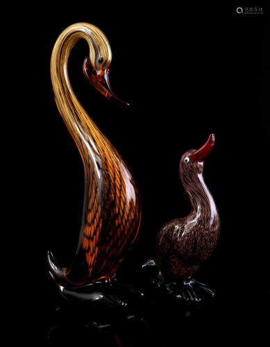 Glass duck with young